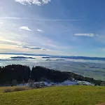 Apartmaji Pr Ambruzarju Apartma *